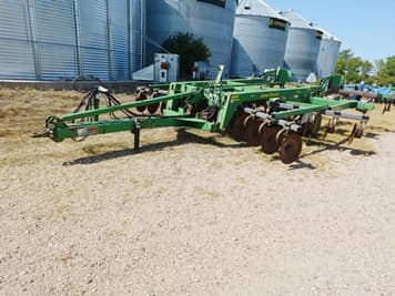 Main image John Deere 2700